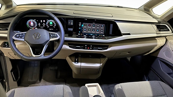 Volkswagen Multivan 10 of 12