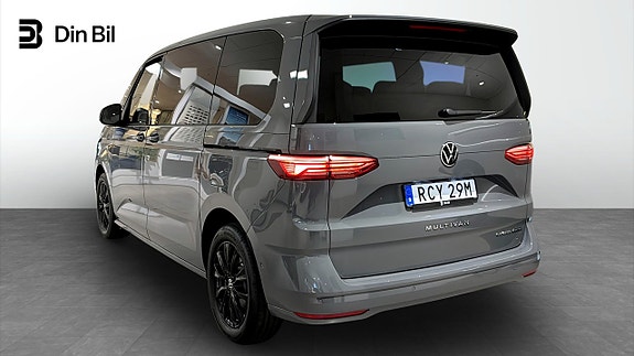 Volkswagen Multivan 3 of 12