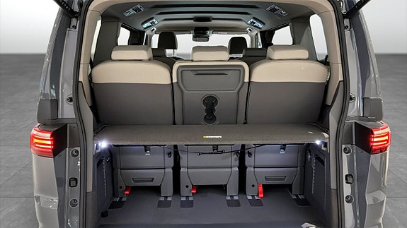 Volkswagen Multivan 12 of 12