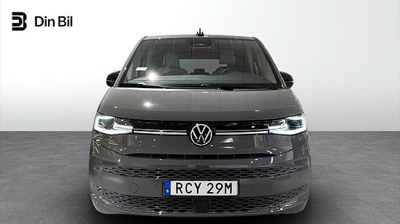 Volkswagen Multivan 4 of 12