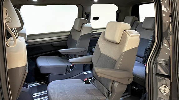 Volkswagen Multivan 11 of 12