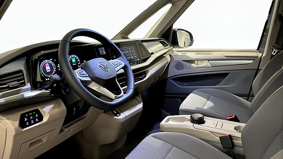 Volkswagen Multivan 7 of 12