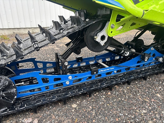 Arctic Cat RIOT X 8000 3 of 9