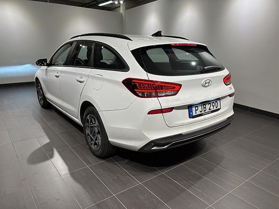 Hyundai i30 2 of 2