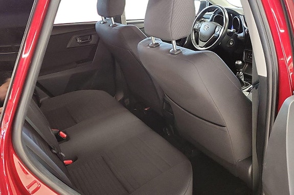 Toyota Auris 7 of 20