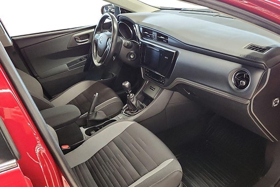 Toyota Auris 6 of 20