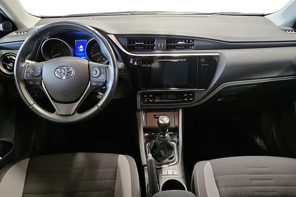 Toyota Auris 9 of 20