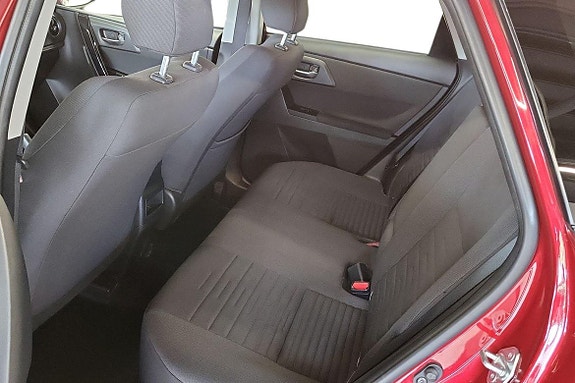 Toyota Auris 12 of 20