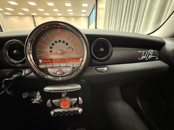 MINI Cooper S 11 of 13