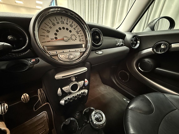 MINI Cooper S 9 of 13