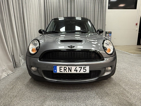 MINI Cooper S 5 of 13