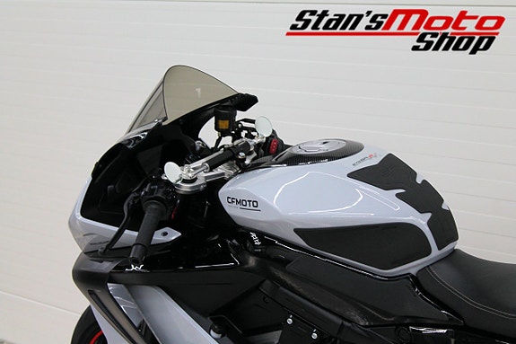 CFMOTO 675 SR-R ABS Austin Racing 15 of 18