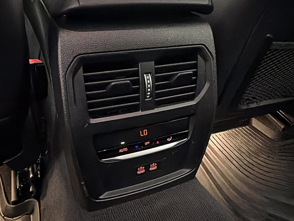 BMW 330e 25 of 30
