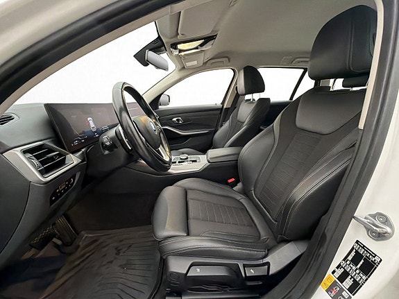 BMW 330e 13 of 30