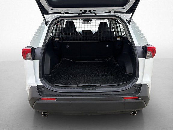 Toyota RAV4 8 of 29