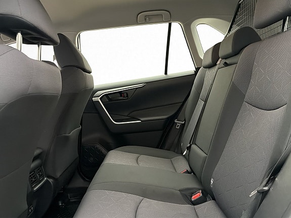 Toyota RAV4 14 of 29