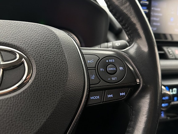 Toyota RAV4 18 of 29