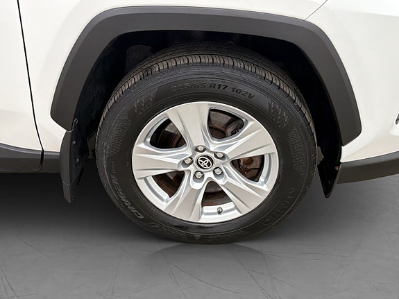 Toyota RAV4 29 of 29