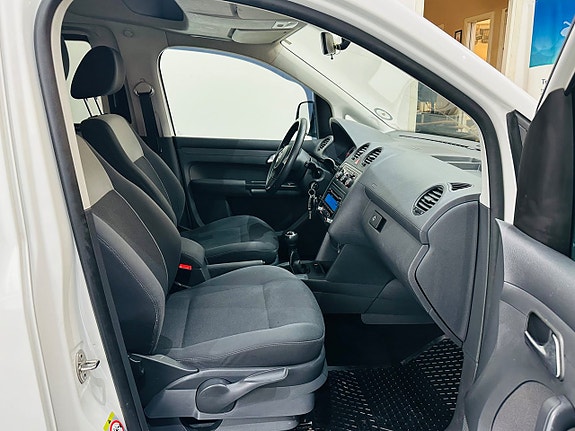 Volkswagen Caddy 13 of 22