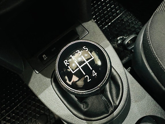 Volkswagen Caddy 19 of 22