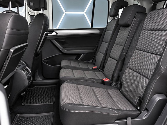 Volkswagen Touran 9 of 20