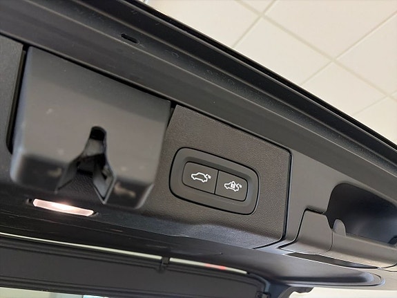 Volvo XC60 19 of 21