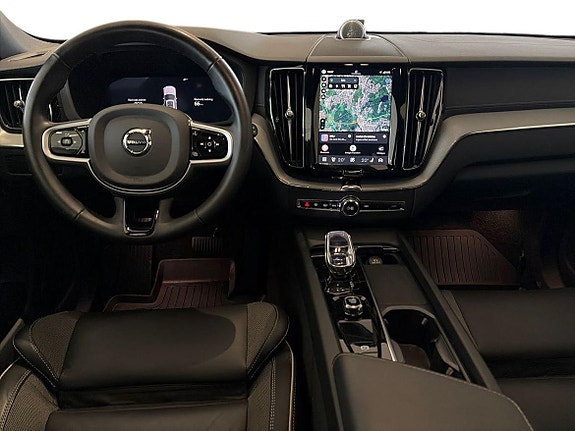 Volvo XC60 13 of 21