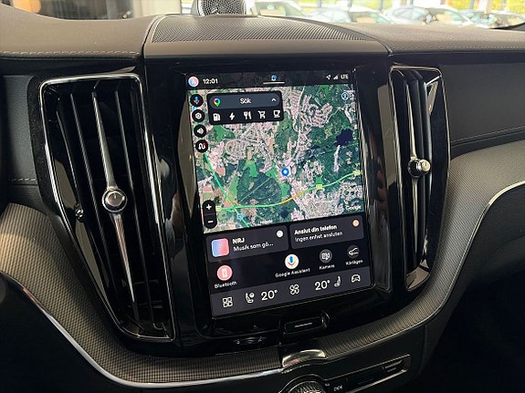 Volvo XC60 14 of 21