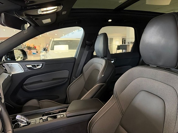 Volvo XC60 10 of 21