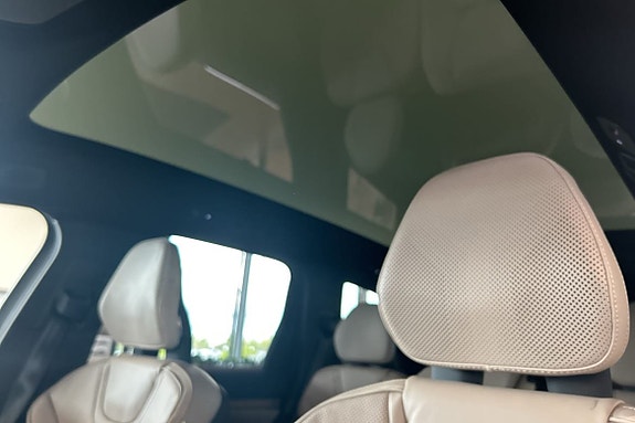 Volvo EX90 14 of 16