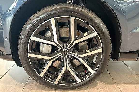 Volvo EX90 16 of 16