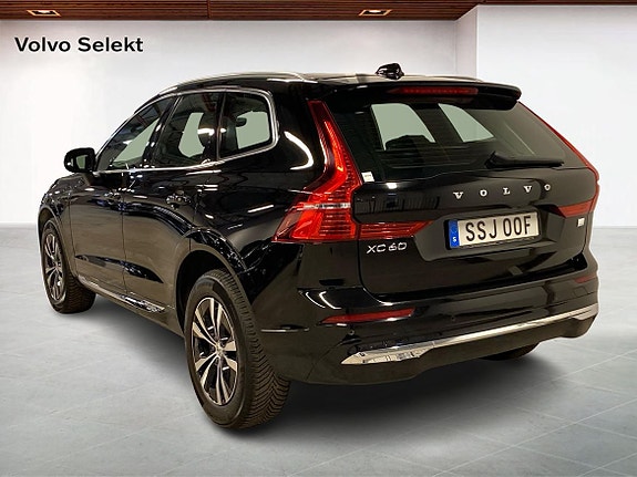 Volvo XC60 2 of 14