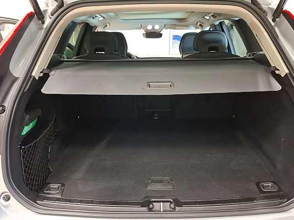 Volvo XC60 13 of 14