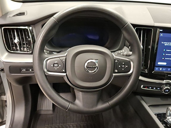 Volvo XC60 10 of 14