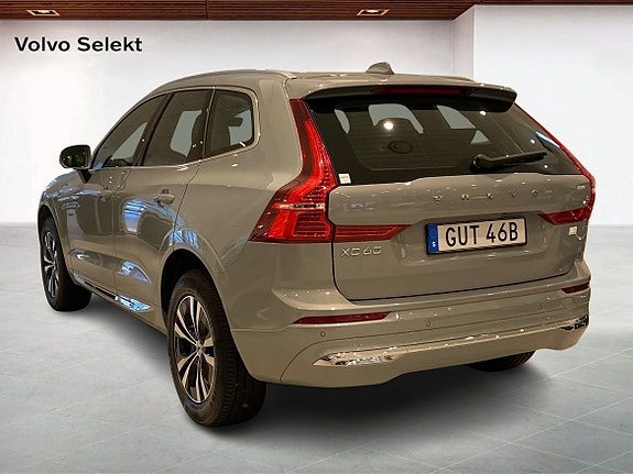 Volvo XC60 2 of 14
