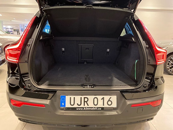 Volvo XC40 13 of 14
