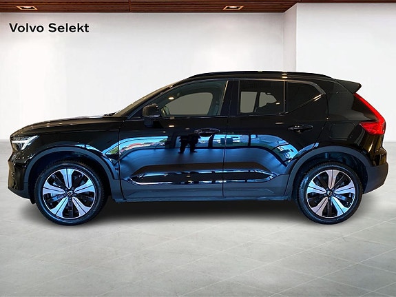 Volvo XC40 3 of 14