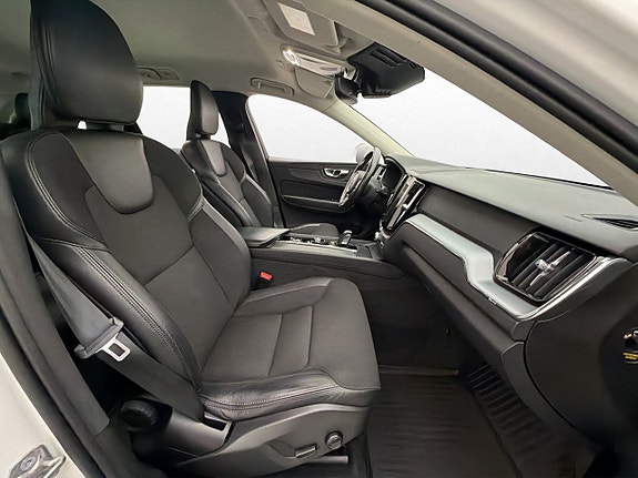 Volvo XC60 30 of 30