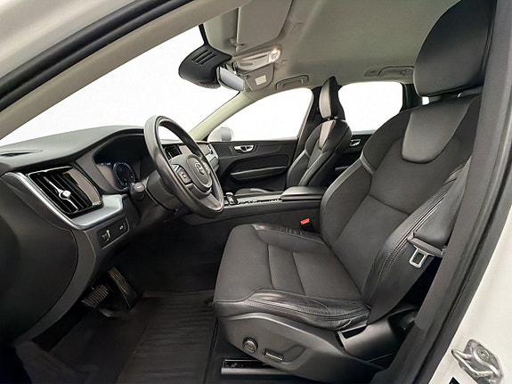 Volvo XC60 13 of 30