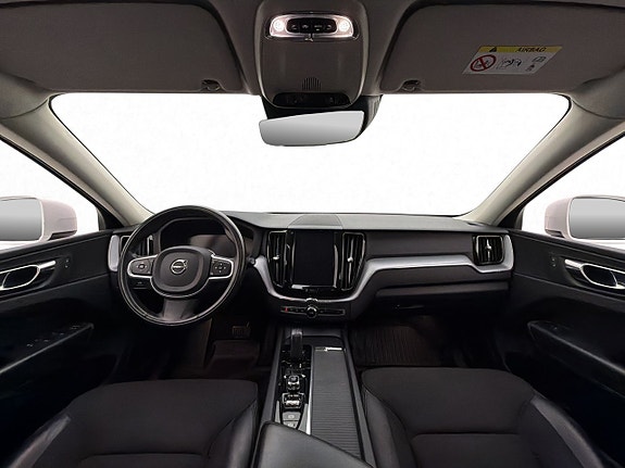 Volvo XC60 14 of 30