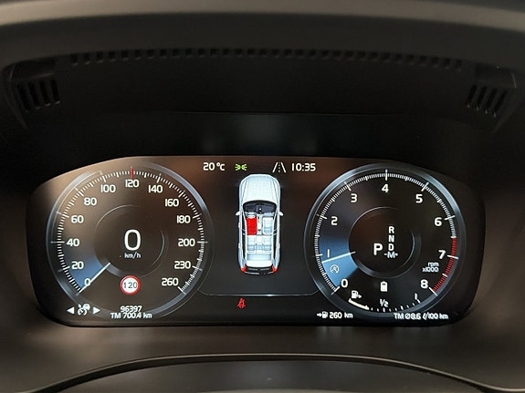 Volvo XC60 17 of 30