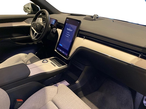 Volvo EX90 4 of 15