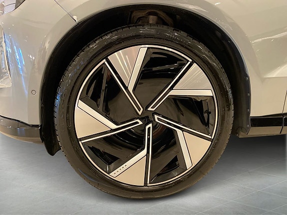 Volvo EX90 9 of 15