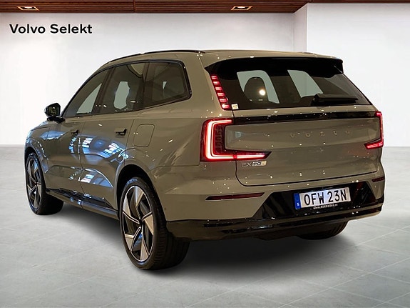 Volvo EX90 2 of 15