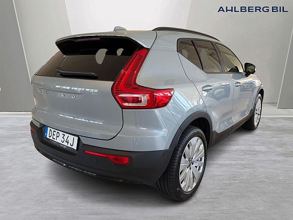Volvo EX40 6 of 18