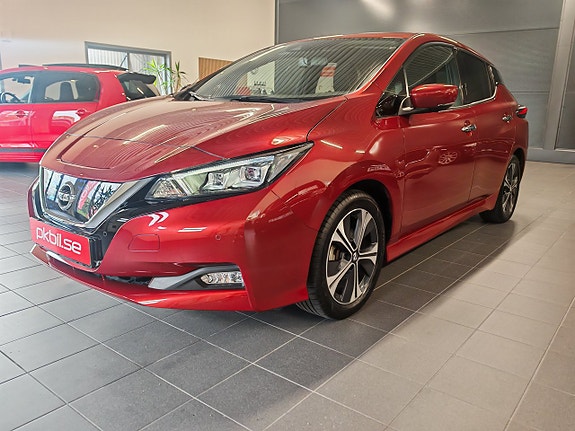 Nissan Leaf 3 of 17