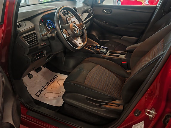 Nissan Leaf 8 of 17