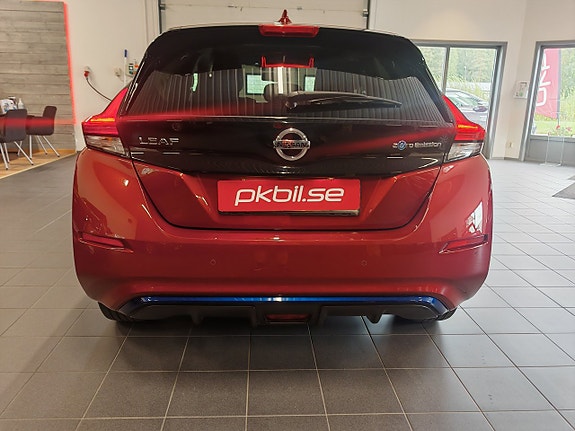 Nissan Leaf 5 of 17