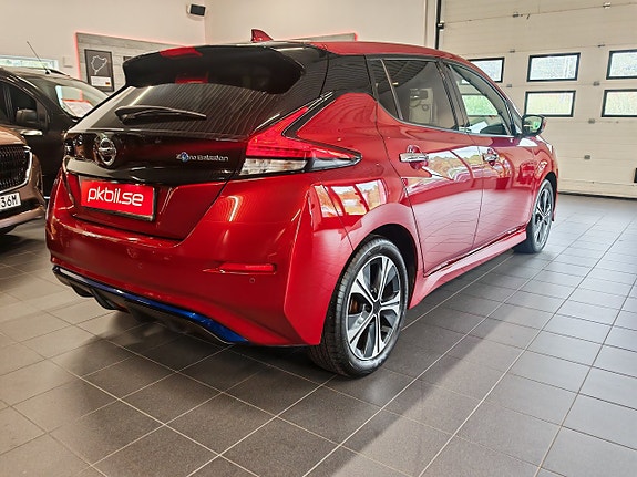 Nissan Leaf 6 of 17
