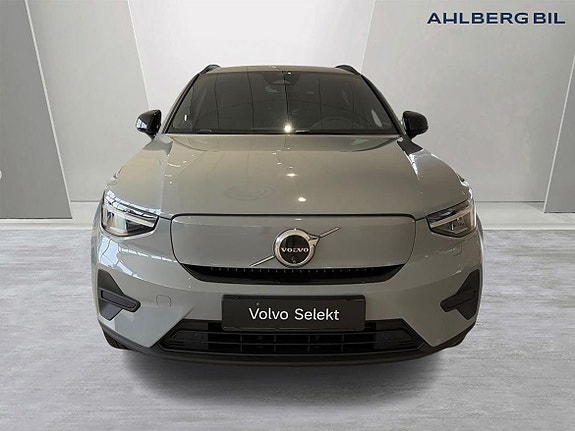 Volvo EX40 4 of 18